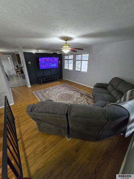 8001 Sanborn Dr, Lincoln, NE 68505