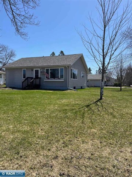 1321 10th St, International Falls, MN 56649