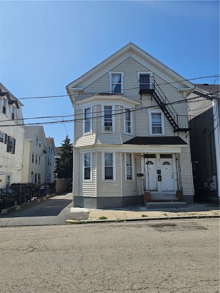 10 Kossuth St, Providence, RI 02909