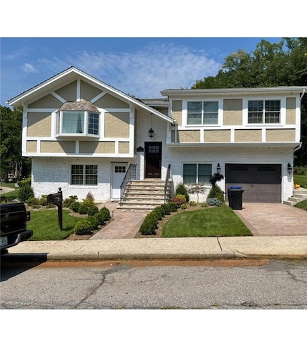 47 Ravenna St, Staten Island, NY 10312