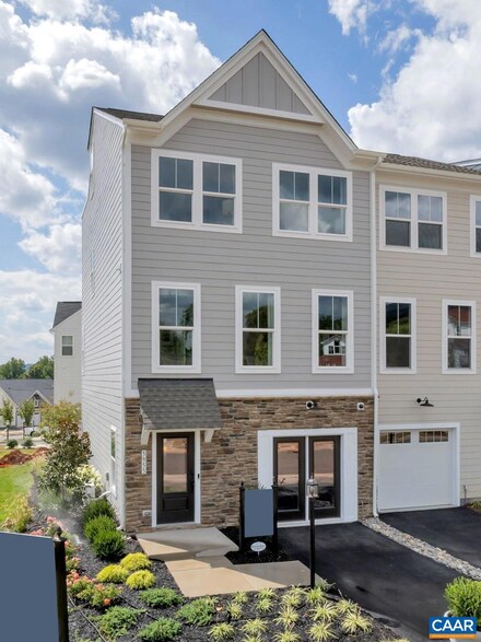 4833 Mercer St, Crozet, VA 22932