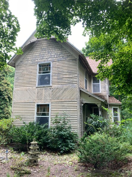 2565 56th St, Fennville, MI 49408