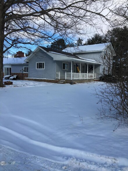 5300 Bankers Rd, Reading, MI 49274