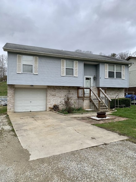4 Darling Ln, Kenova, WV 25530