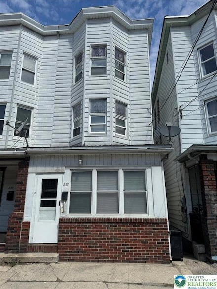 237 E Ridge St, Lansford, PA 18232