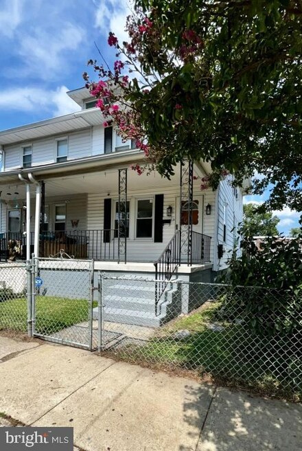 154 Harvey Ave, Marcus Hook, PA 19061