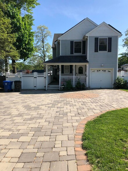 24 Hamilton Ave, Leonardo, NJ 07737