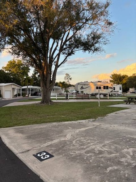 33 Beachfront Ln, Lake Placid, FL 33852