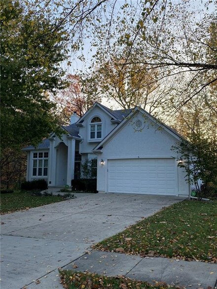 4933 N Washington St, Kansas City, MO 64118