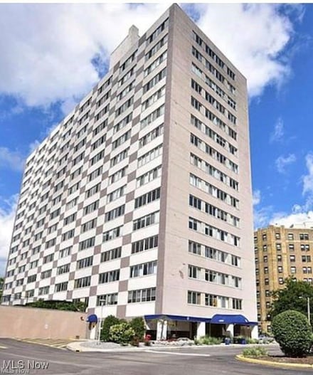 12520 Edgewater Dr Unit 1107, Lakewood, OH 44107