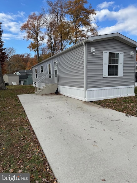 94 White Oak Dr, Pennsville Township, NJ 08070