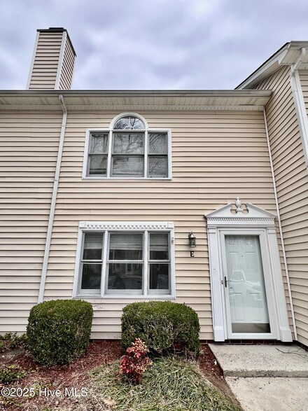 2909 Cedar Creek Rd Unit E, Greenville, NC 27834