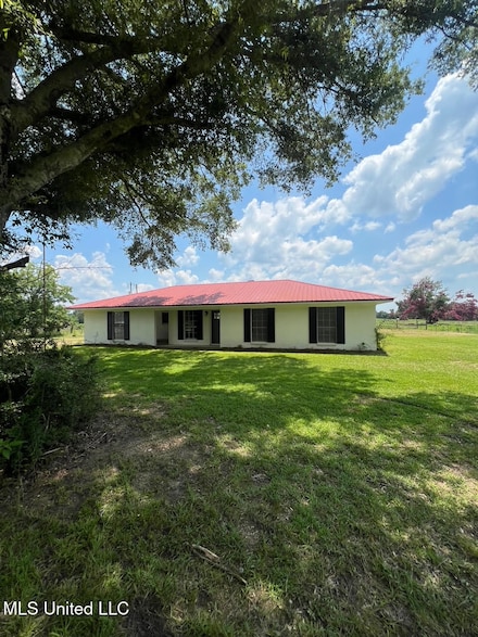 439 New Hope Rd, Mount Olive, MS 39119