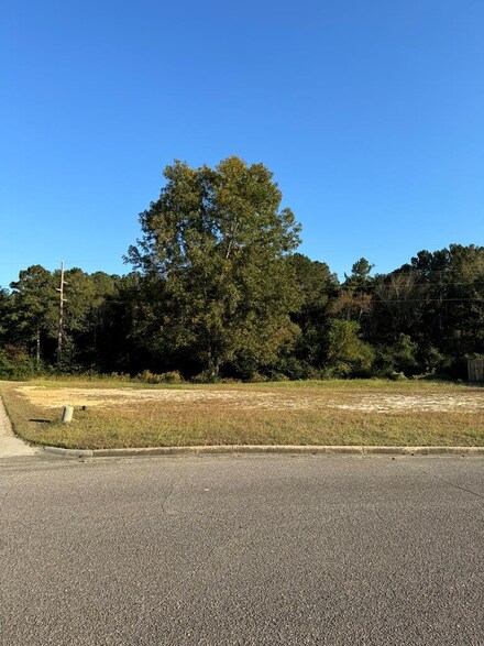 2008 Fern Dr, Dothan, AL 36301