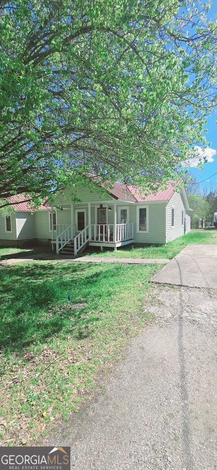 707 Gilbert Ln, La Fayette, GA 30728