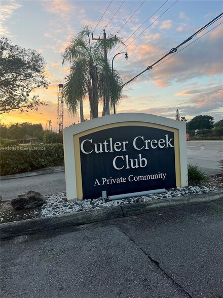 10363 SW 209th Ln, Cutler Bay, FL 33189
