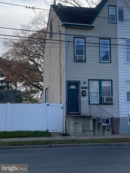 1535 Liberty St, Trenton, NJ 08629