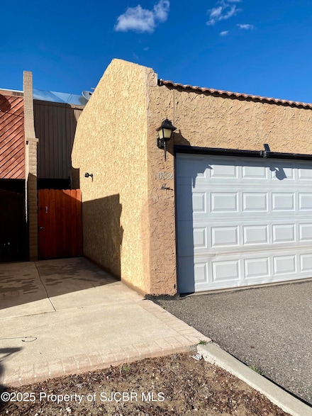 1052 E Navajo St, Farmington, NM 87401