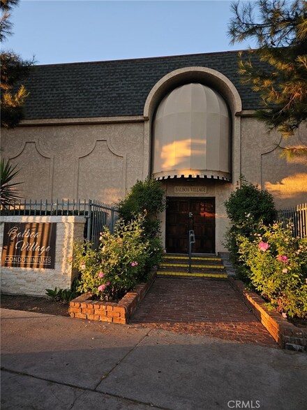 17151 Roscoe Blvd Unit 10, Northridge, CA 91325