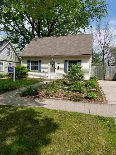 2822 Myrtle St, Madison, WI 53704