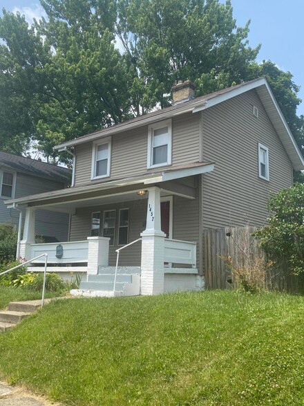 1452 Loretta Ave, Columbus, OH 43211