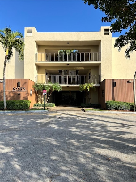 8025 SW 107th Ave Unit 120, Miami, FL 33173