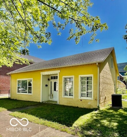 307 S Main St, Edinburgh, IN 46124