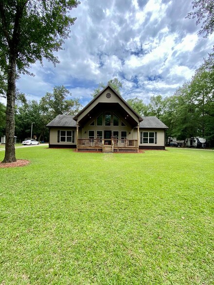5247 Mount Olive Rd, Pelham, GA 31779