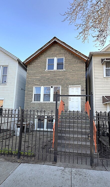2717 W 38th St, Chicago, IL 60632