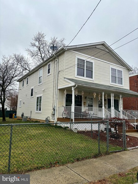 174 Simpson Rd, Ardmore, PA 19003