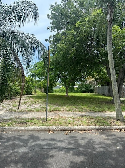 3014 Greenwood Ave, West Palm Beach, FL 33407