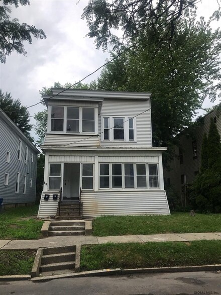 16 Moore St, Albany, NY 12202