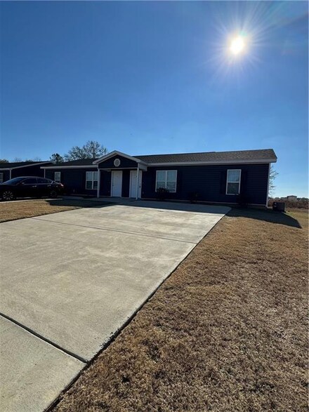 129 Ronald Pride Blvd Unit B, Fort Valley, GA 31030