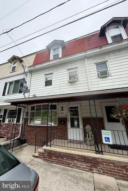 122 Water St, New Philadelphia, PA 17959