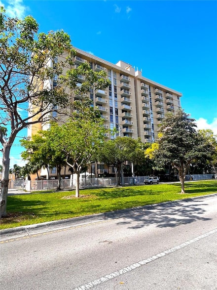2350 NE 135th St Unit 1405, North Miami, FL 33181