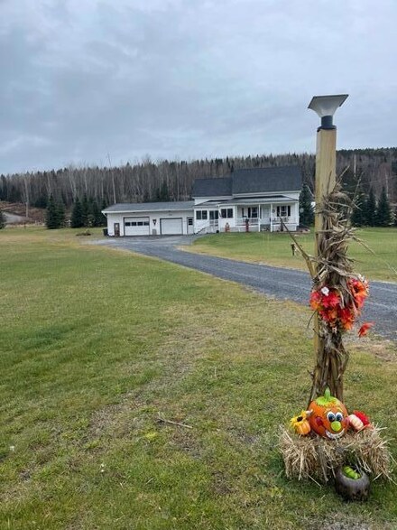 1049 Caribou Rd, Fort Kent, ME 04743