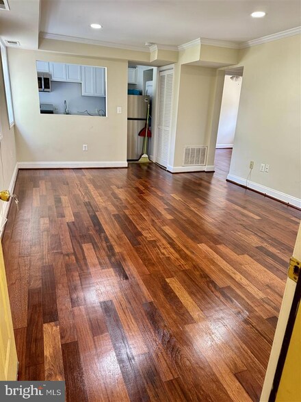 3874 9th St SE Unit 201, Washington, DC 20032