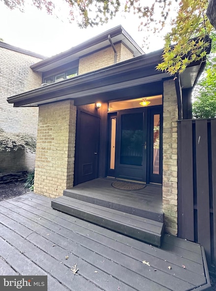 2021 Lakebreeze Way, Reston, VA 20191