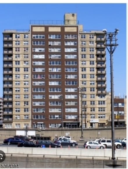 201 Bridge Plaza N Unit 11A, Fort Lee, NJ 07024
