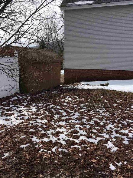 13 Pleasant St, Ashland, NH 03217