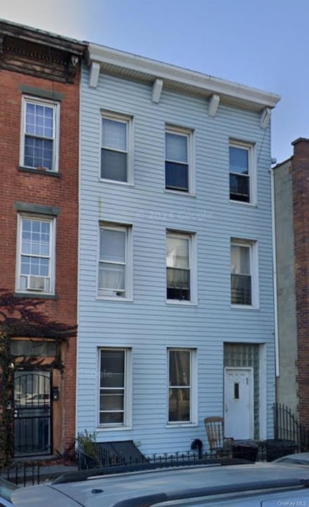 60 15th St, Brooklyn, NY 11215