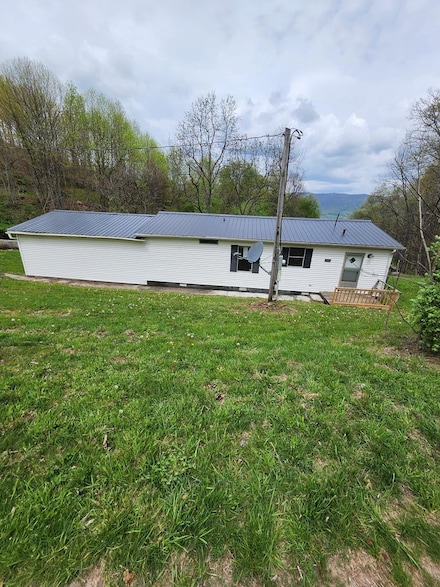 584 Mountain Spur Dr, Cedar Bluff, VA 24609