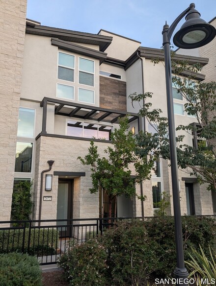 2672 Avella Dr, San Diego, CA 92108