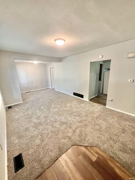 2021 Drexel Ave, Fort Wayne, IN 46806
