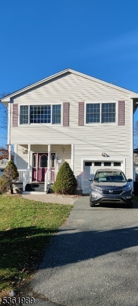 31 Caldwell Rd, Parsippany, NJ 07054