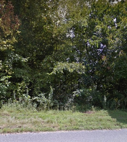 522 Whistle Valley Rd, Tazewell, TN 37879