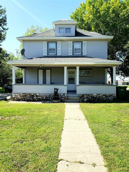 335 2nd St NW, Garrison, ND 58540