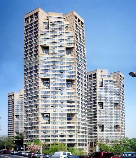 7004 Boulevard E Unit 11-L, Guttenberg, NJ 07093
