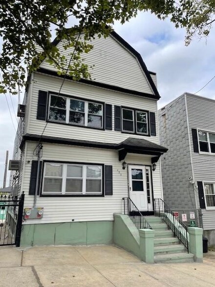 155 Carlton Ave, Jersey City, NJ 07306
