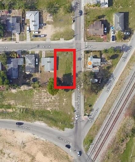 812 Doctor Martin Luther King Junior Way, Haines City, FL 33844